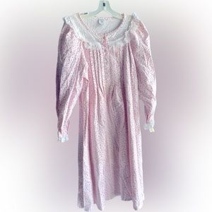 Vintage Gilligan and O’Malley long flannel nightgown